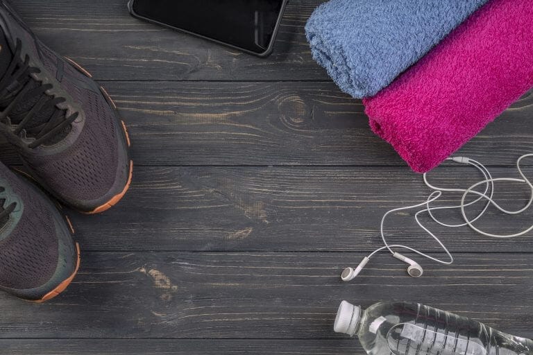 Un fond d'écran avec du matériel de fitness